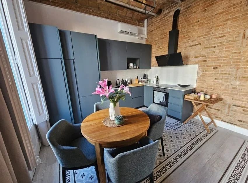 Flat / apartment for rent in c/Valencia, 112