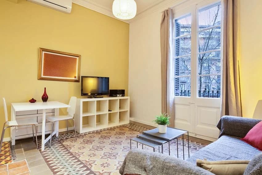 Flat / apartment for rent in Ronda de Sant Antoni