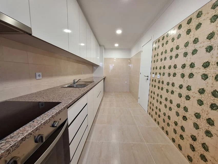 T3 flat for rent in rua da India
