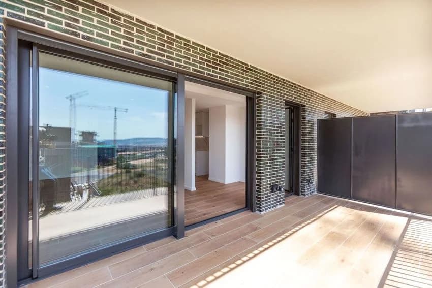 Flat / apartment for rent in de Joan Miró, 45