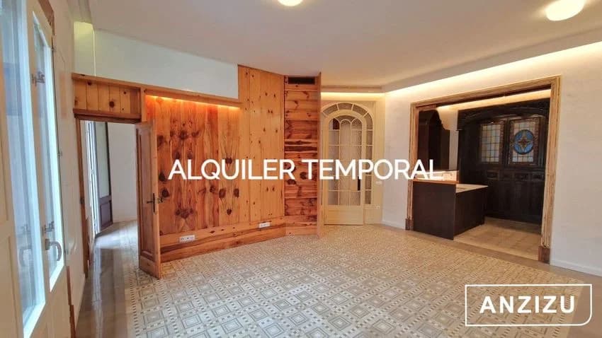 Flat / apartment for rent in Calle de Pelai