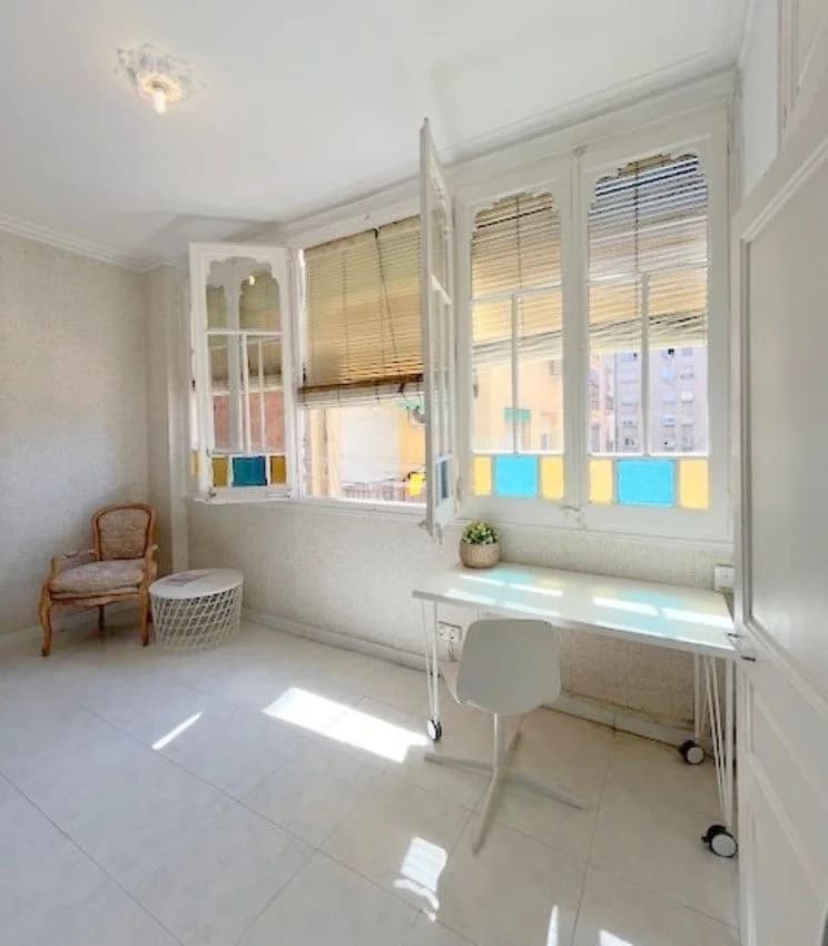 Flat / apartment for rent in Calle de la Diputació