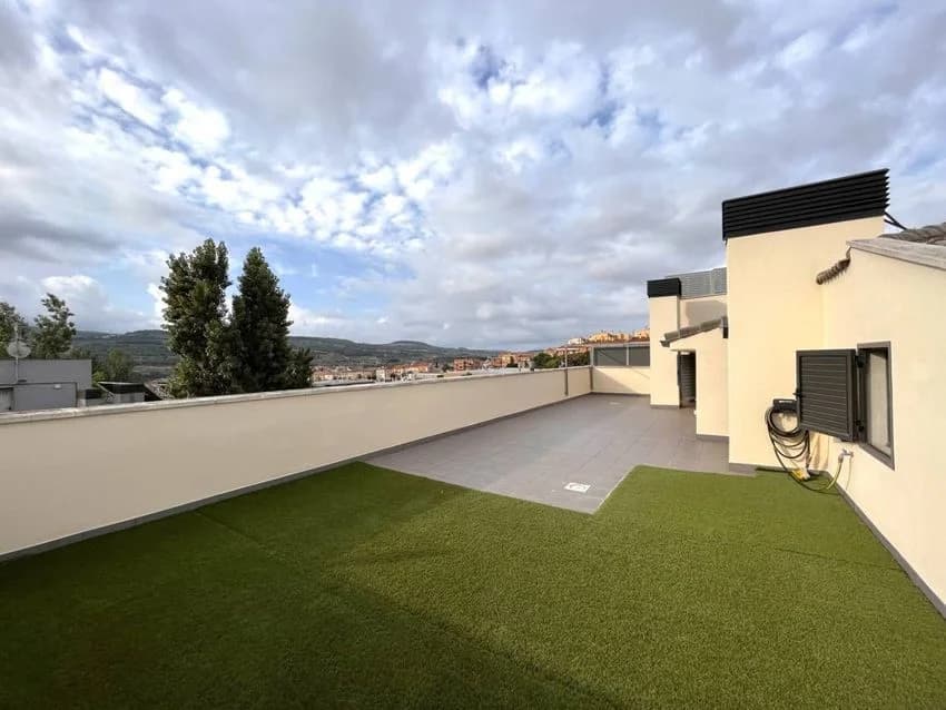Flat / apartment for rent in Calle de Blai Madona