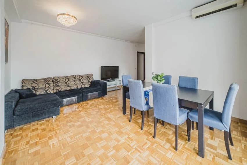 Flat / apartment for rent in Avenida de Roma