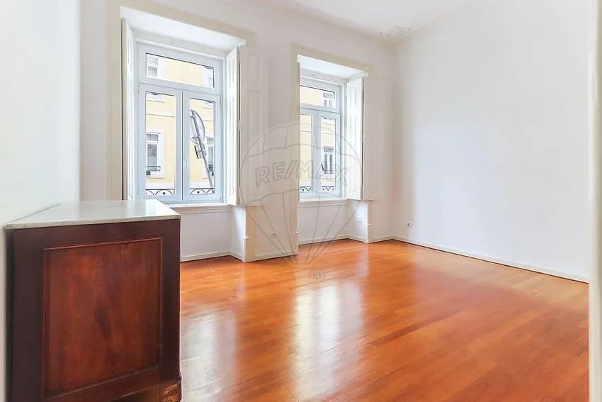 T1 flat for rent in rua de São Gens