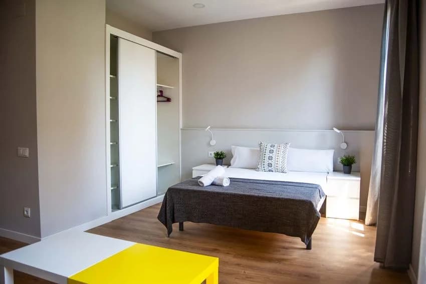 Flat / apartment for rent in Calle de Sants, 24