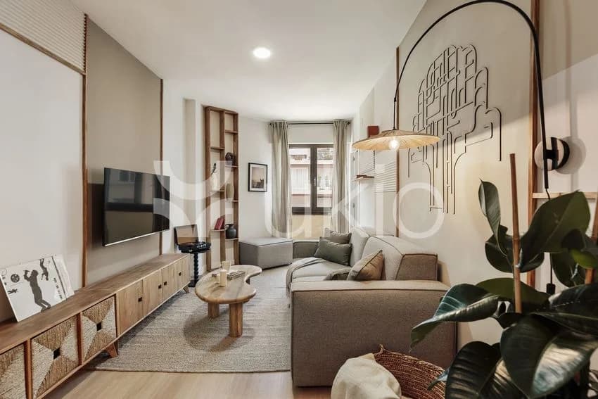 Flat / apartment for rent in Via Augusta, 149
