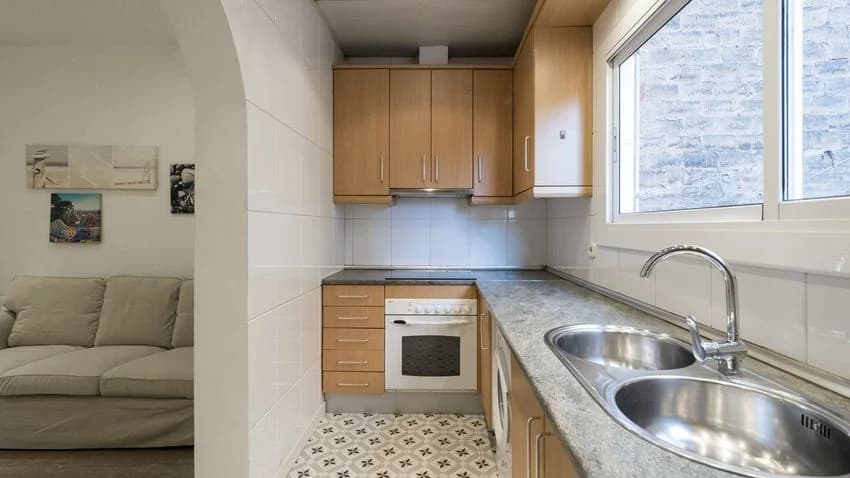 Flat / apartment for rent in Calle de Badajoz, 1