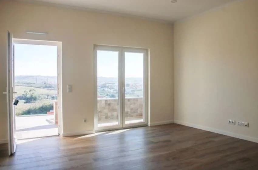 Terraced house for rent , r Dr. Afonso Moura Guedes, 33