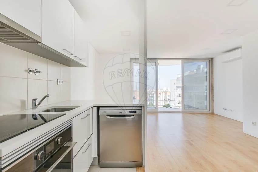 T1 flat for rent in rua da Penha de França