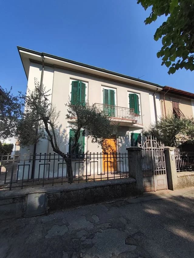 Semi-detached house for rent in Piazza del Popolo, 14
