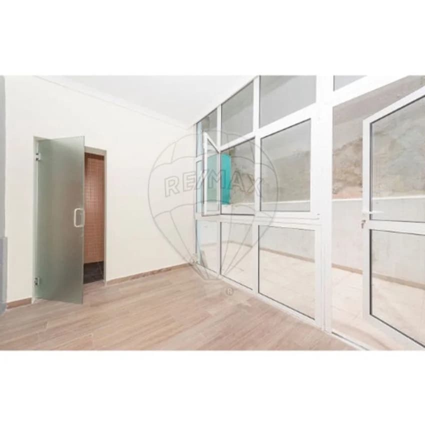 T2 flat for rent in avenida Elias Garcia
