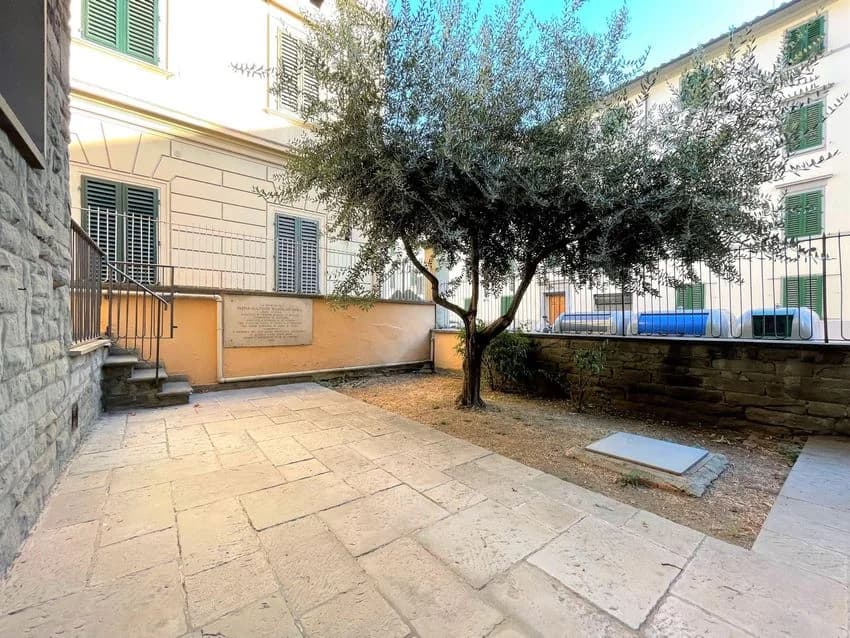 4 room flat for rent in Via Leonardo da Vinci, 28