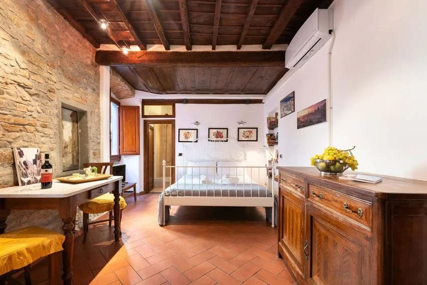 Studio flat for rent in Via del Corso Nn