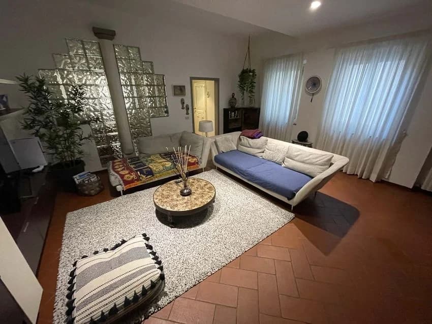 2 room flat for rent in Via della Scala, 41