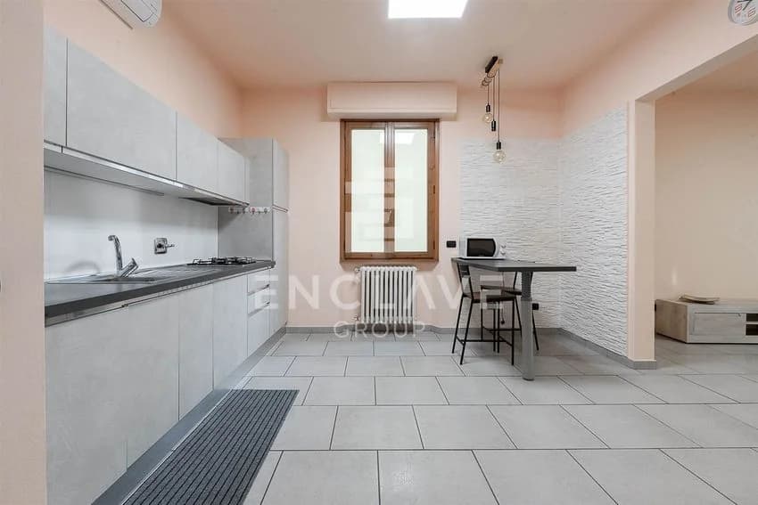 4 room flat for rent in Via Giuseppe Zanardelli