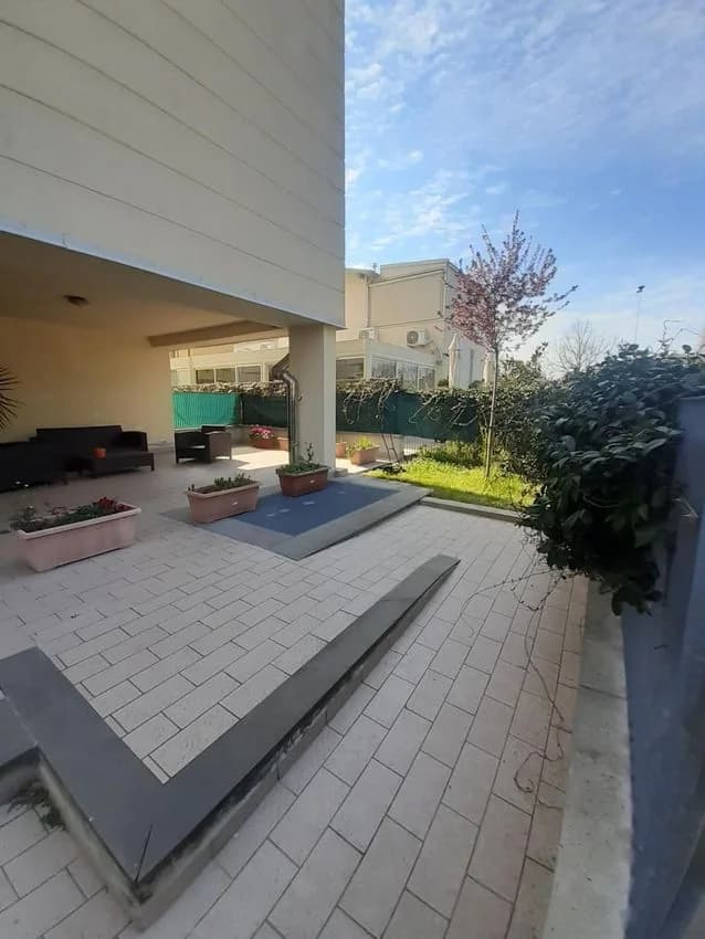 3 room flat for rent in Via Giuseppe Campani, 2