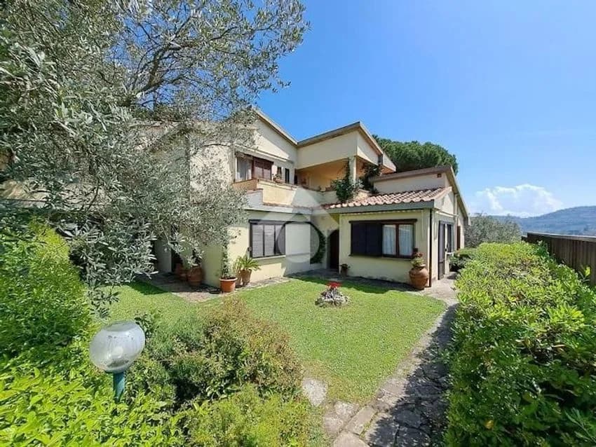 4 room flat for rent in Via Bolognese, 238