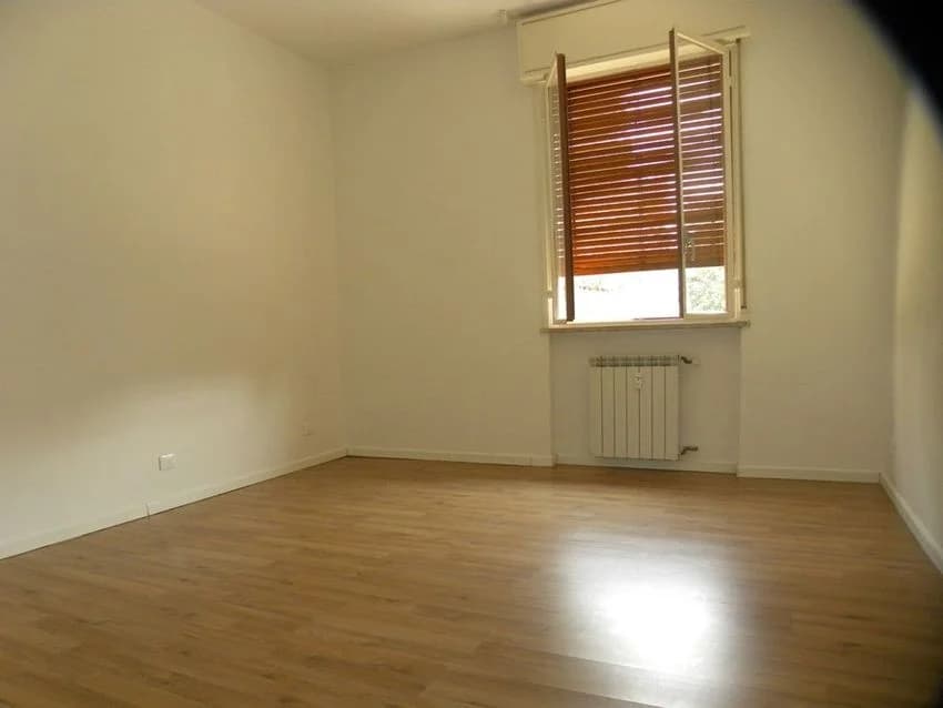 4 room flat for rent in Via Filadelfia Nn