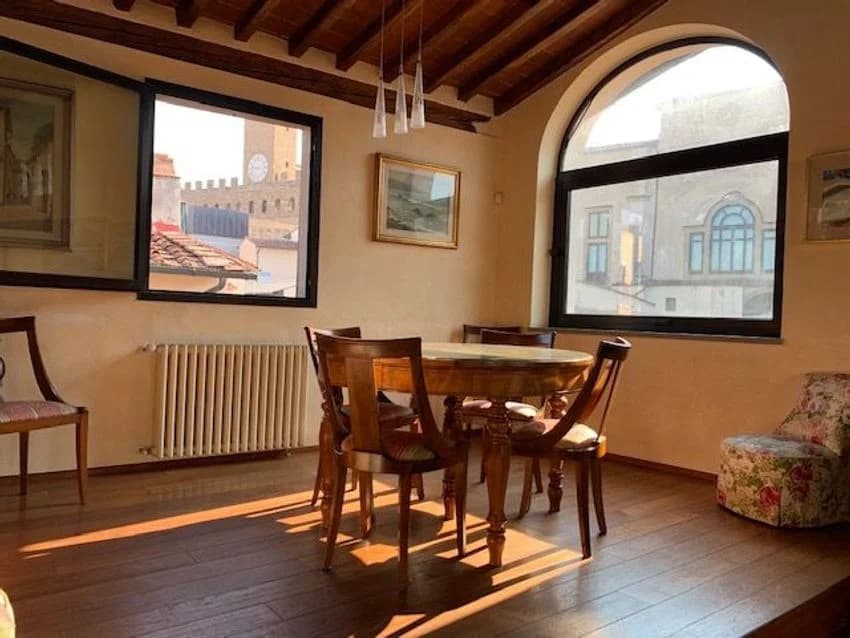 Flat / apartment for rent in Via Lambertesca, 13 r