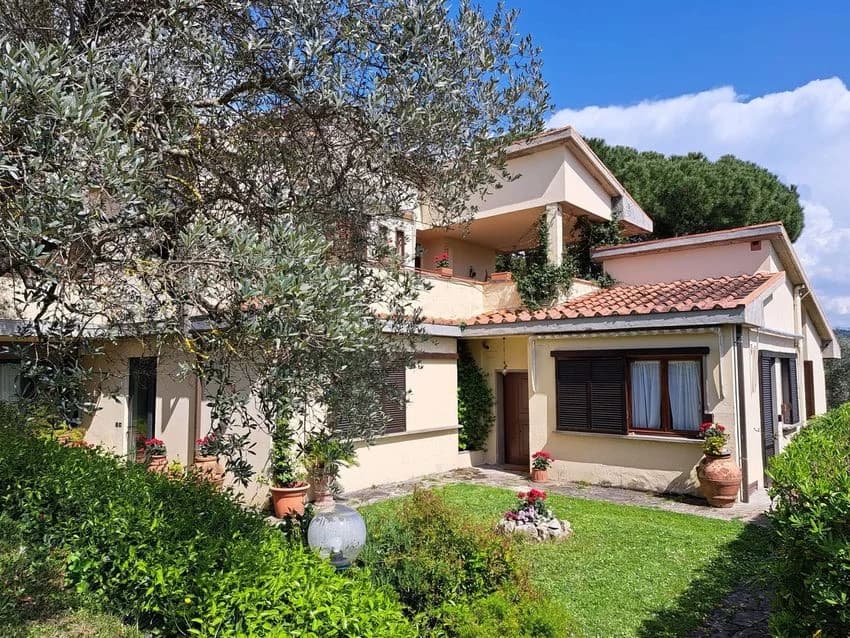 Flat / apartment for rent in Via Bolognese Nn