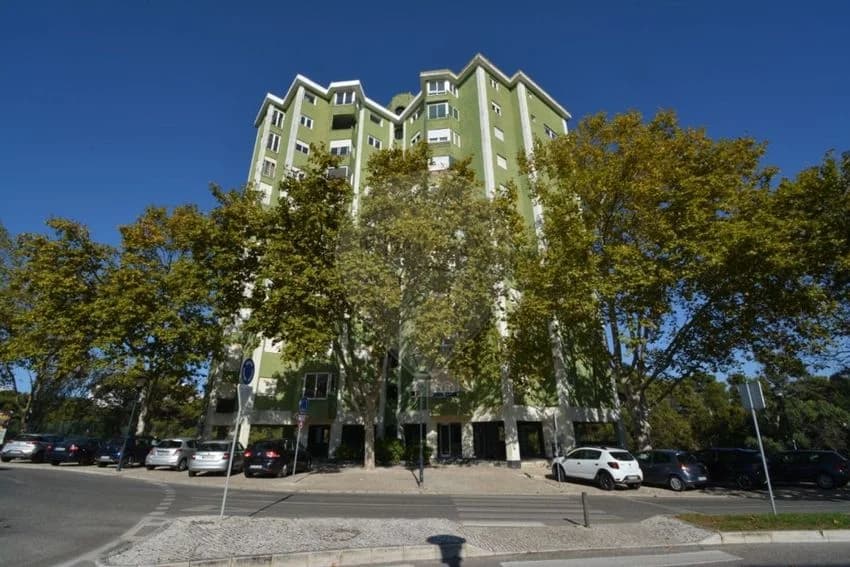 T3 flat for rent in avenida Infante Dom Henrique