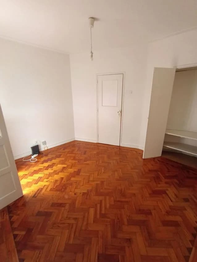 T2 flat for rent in rua Dr. Manuel de Arriaga, 1