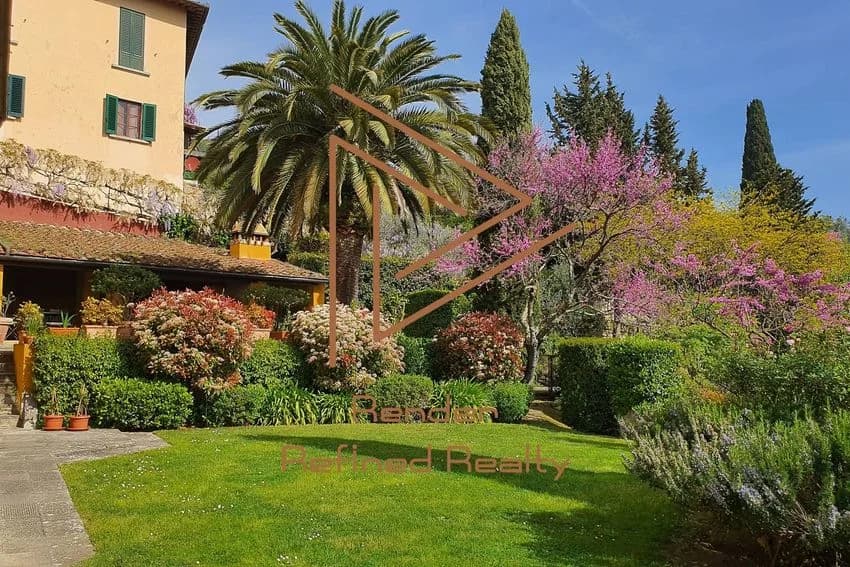 Villa for rent in Via dei Bruni Nn