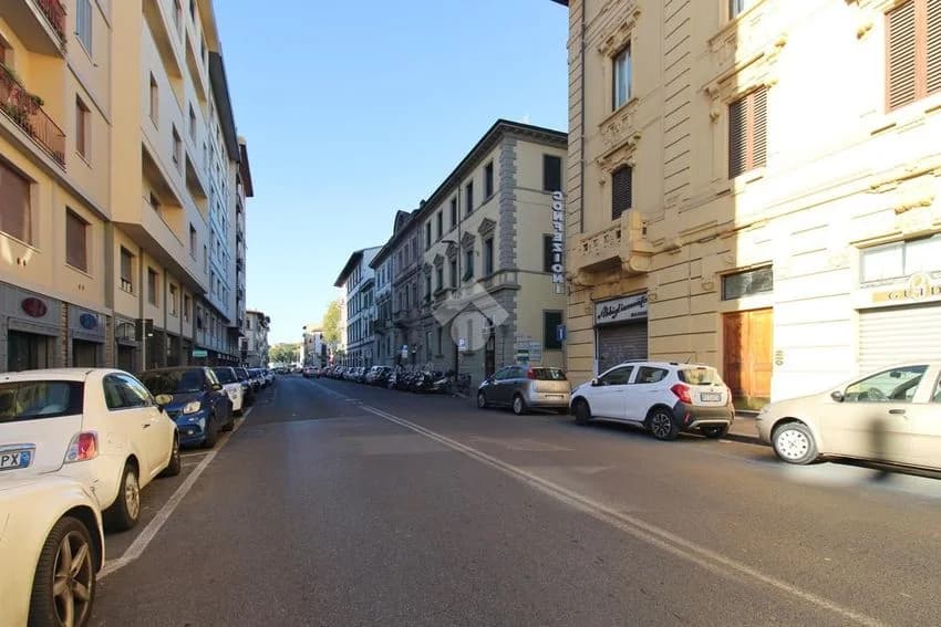 4 room flat for rent in Via Guglielmo Marconi, 67