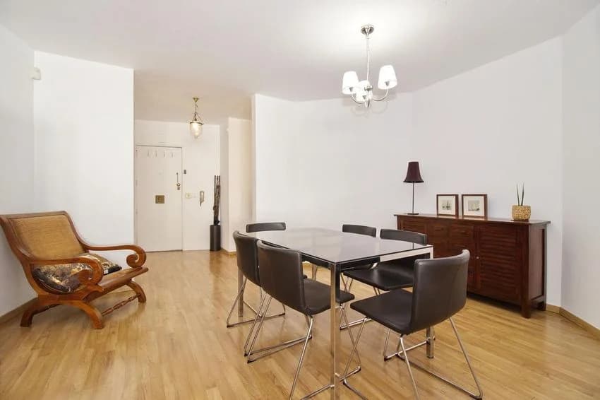 T2 flat for rent in rua Embaixador Teixeira de Sampaio, 3