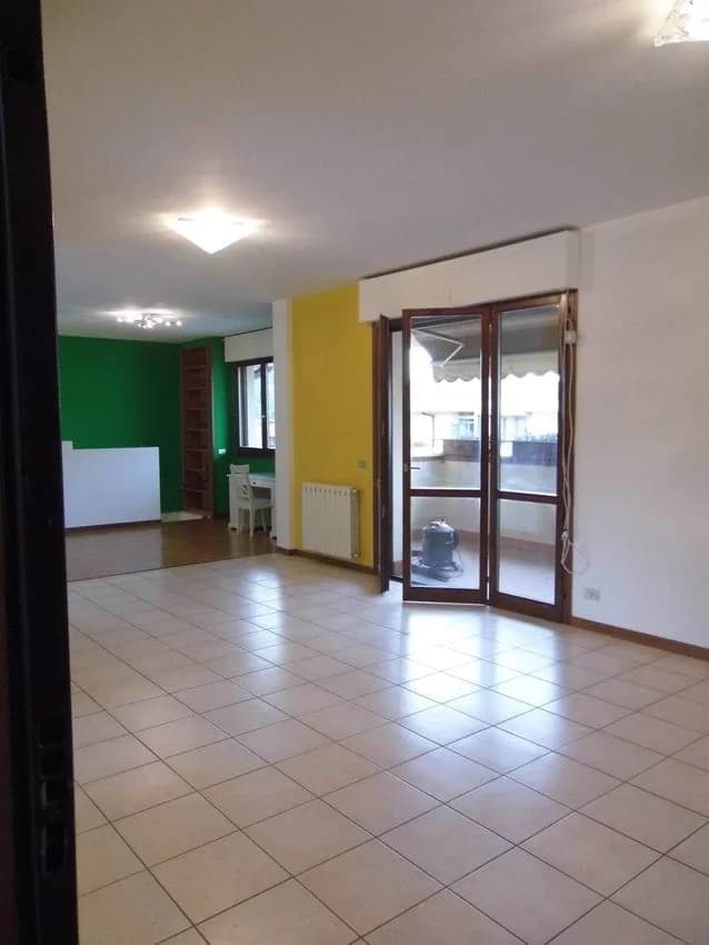 Flat / apartment for rent in Piazza Dante, 12345