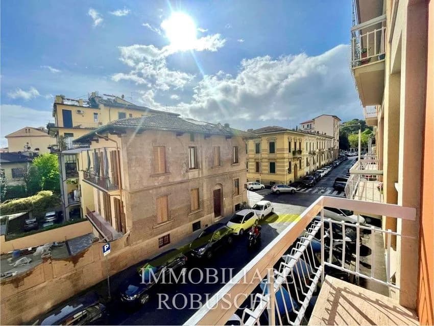 Flat / apartment for rent in Via Cairoli Nn