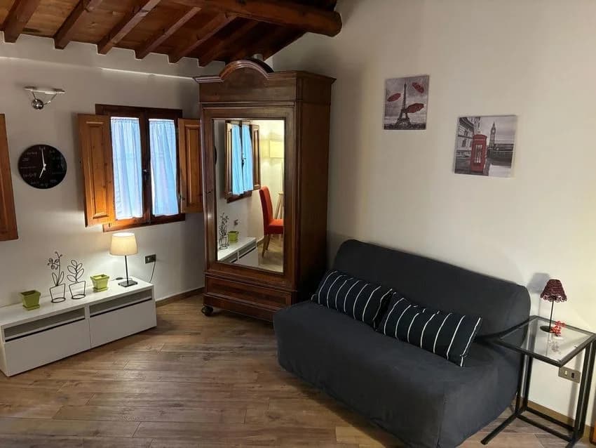 Studio flat for rent in Via Romana Nn