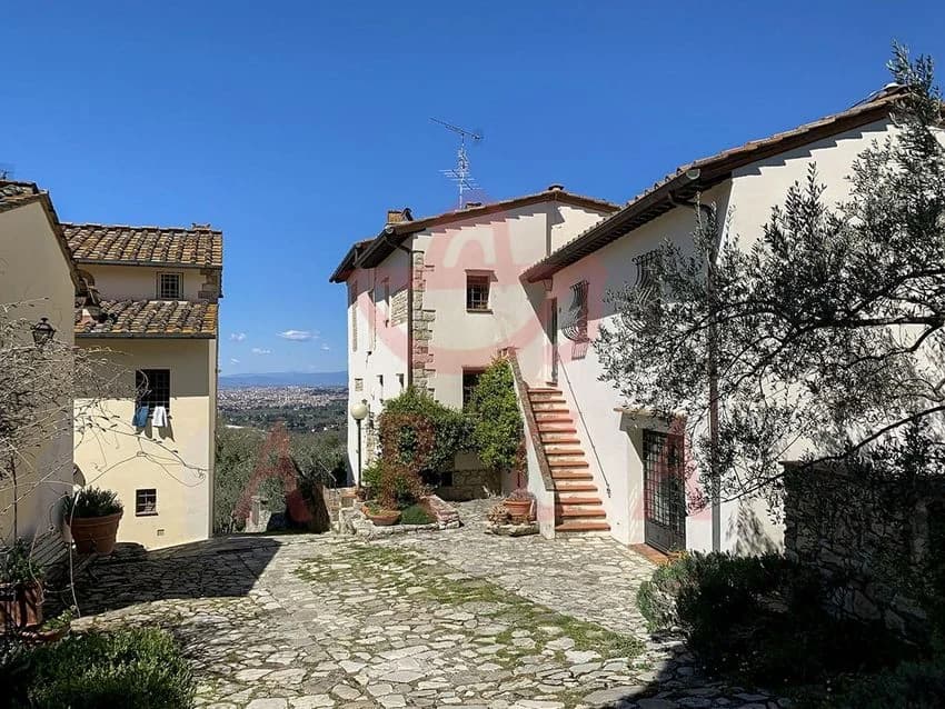Village house for rent in Via di villamagna Nn