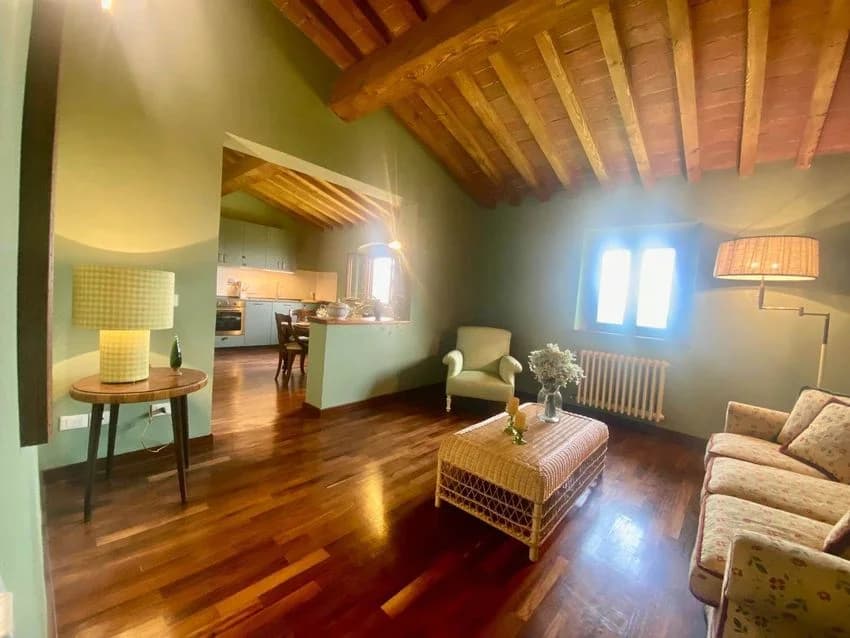 4 room flat for rent in Via di Roncigliano Nn