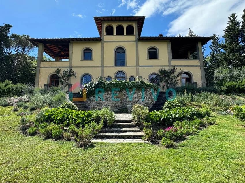 Villa for rent in Via Vincigliata Nn