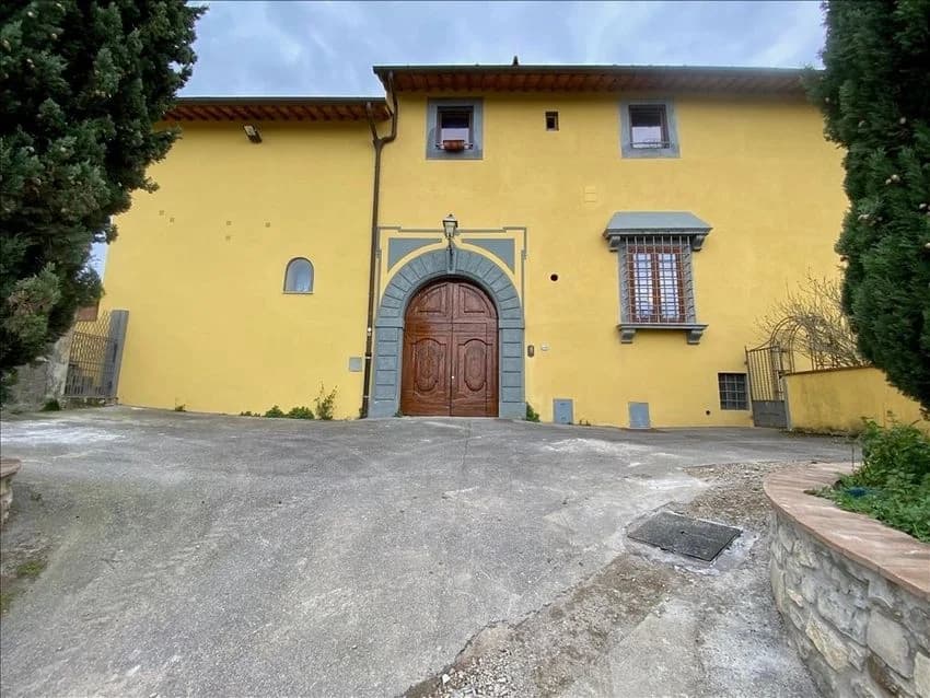 4 room flat for rent in Via di Terzano