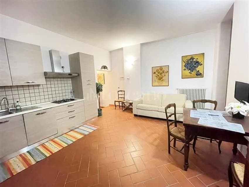 2 room flat for rent in Via Ghibellina