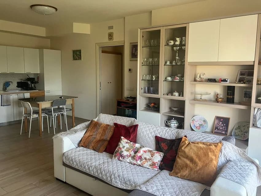 2 room flat for rent in Via Rialdoli