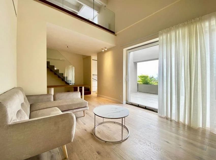 Duplex for rent in Via della Rondinella