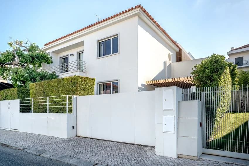 Detached house for rent in largo Frei Heitor Pinto, 5