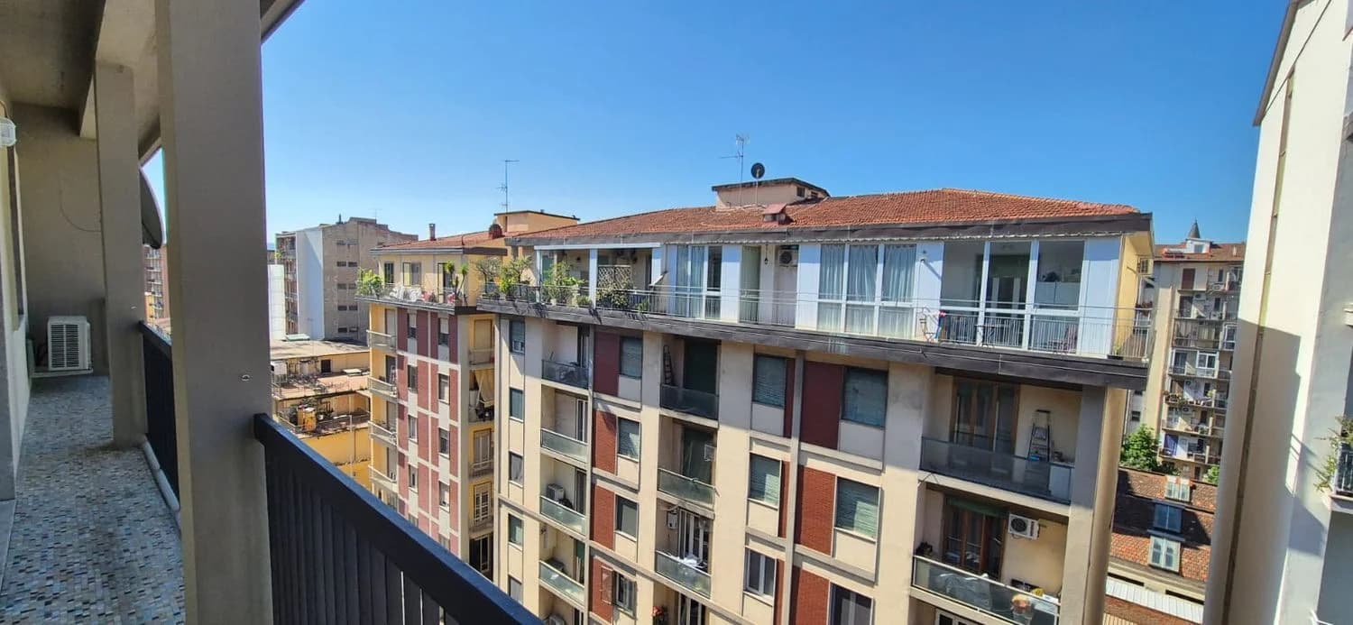 3 room flat for rent in Via Maragliano Nn