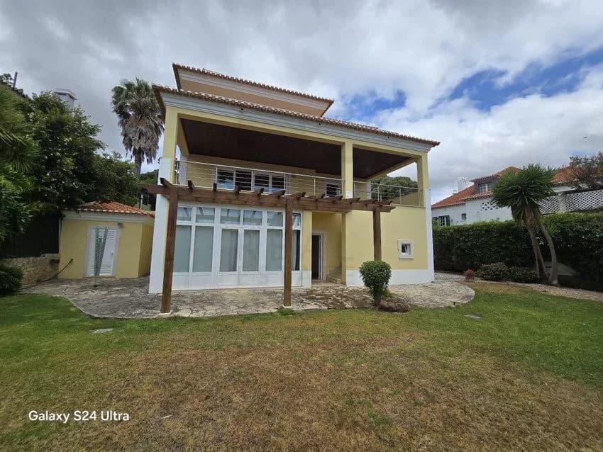 Detached house for rent in Centro do Estoril