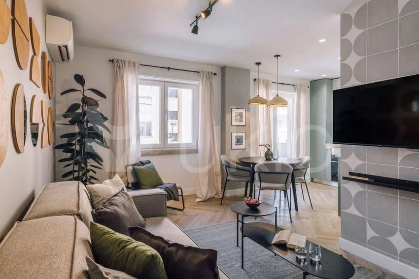 T1 flat for rent in avenida Ressano Garcia