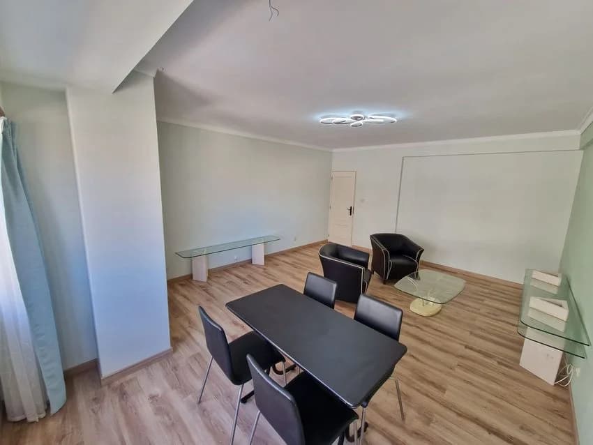 T1 flat for rent in rua Abade Faria, 56