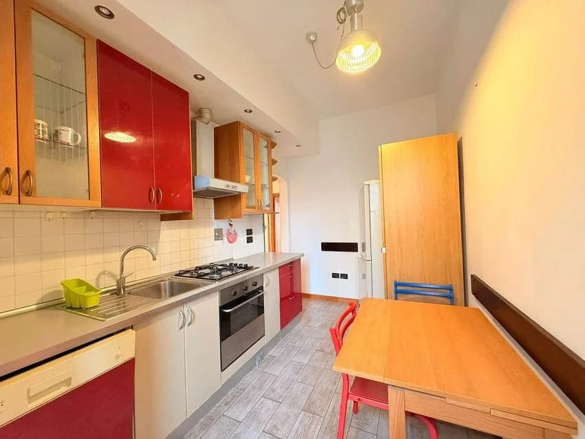 3 room flat for rent in Via Celso Nn