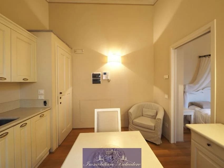 2 room flat for rent in Via Francesco Caracciolo Nn
