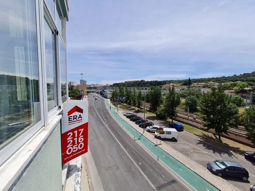 T2 flat for rent in rua Conde Almoster