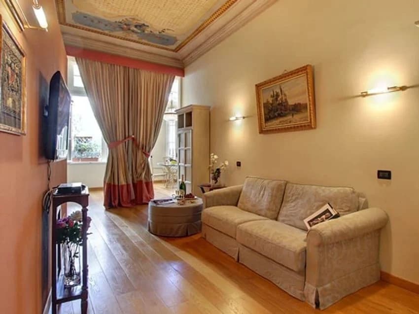 3 room flat for rent in Via Maggio Nn