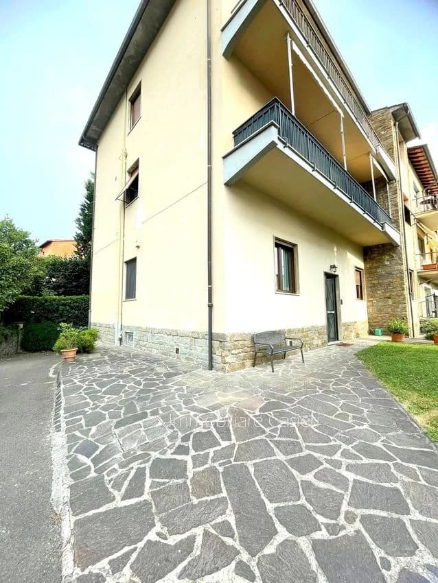 Flat / apartment for rent in Via di Ripoli Nn